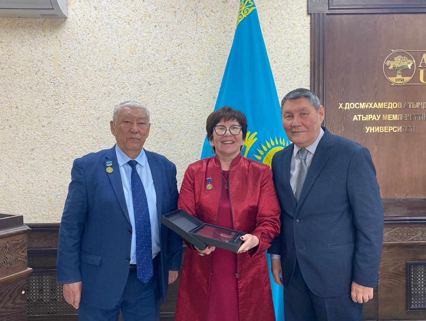 International Round Table
