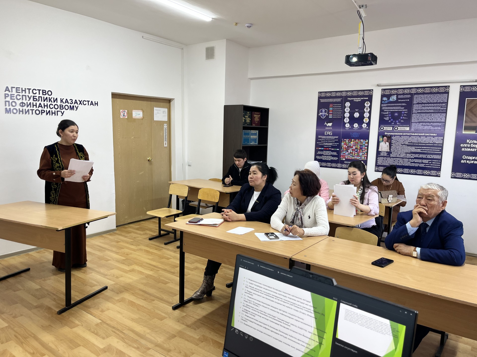 Менеджмент кафедрасының магистранттарына алдын ала қорғау өткізілді